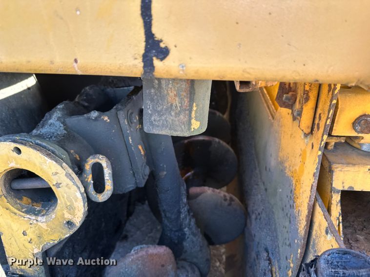 image for item DW4364 1998 Blaw Knox PF-3200 paver