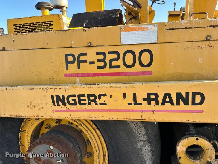 image for item DW4364 1998 Blaw Knox PF-3200 paver