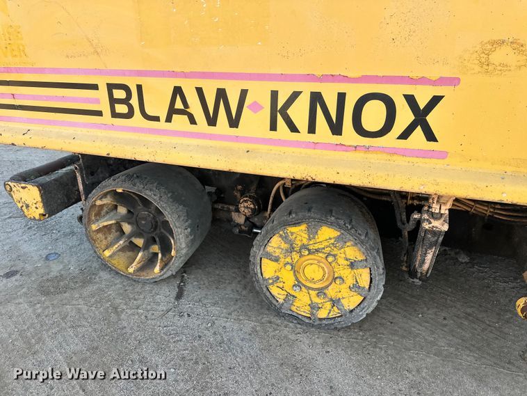 image for item DW4364 1998 Blaw Knox PF-3200 paver