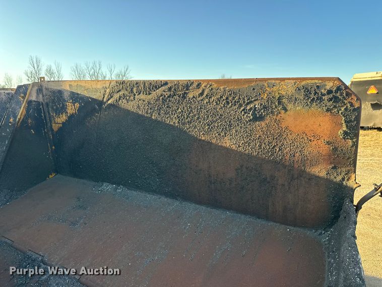 image for item DW4364 1998 Blaw Knox PF-3200 paver