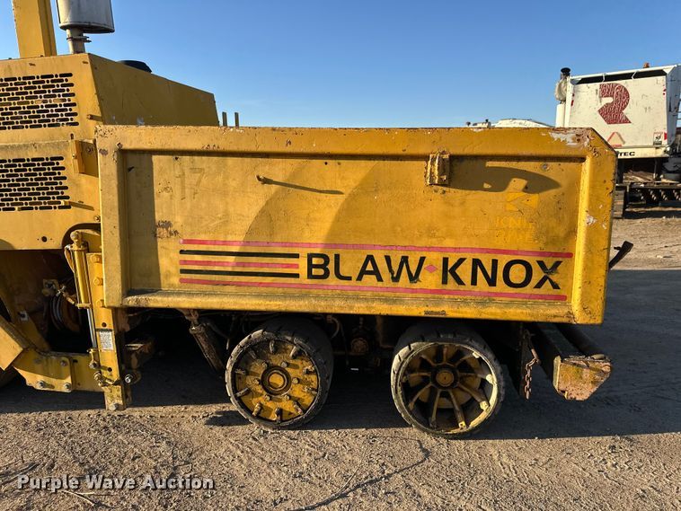 image for item DW4364 1998 Blaw Knox PF-3200 paver