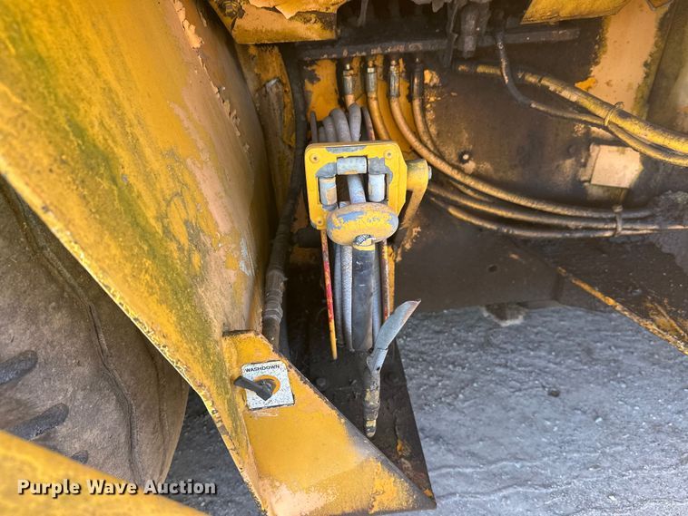 image for item DW4364 1998 Blaw Knox PF-3200 paver