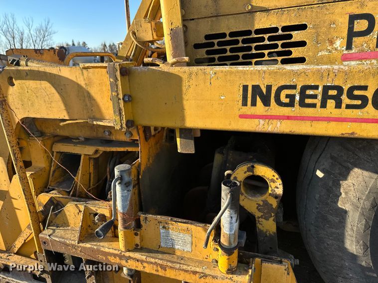 image for item DW4364 1998 Blaw Knox PF-3200 paver