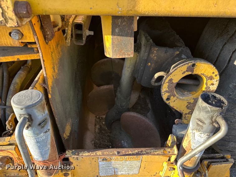 image for item DW4364 1998 Blaw Knox PF-3200 paver