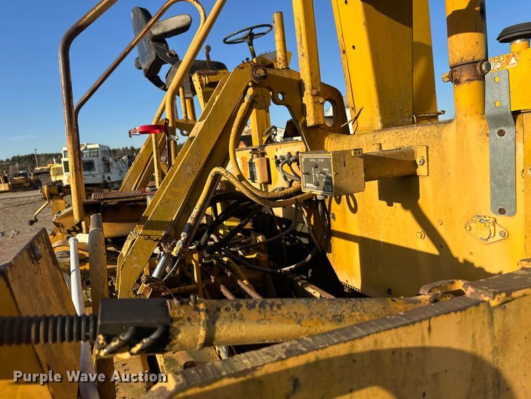 image for item DW4364 1998 Blaw Knox PF-3200 paver