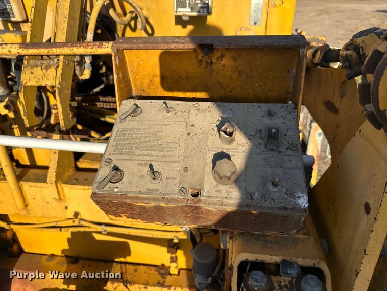 image for item DW4364 1998 Blaw Knox PF-3200 paver