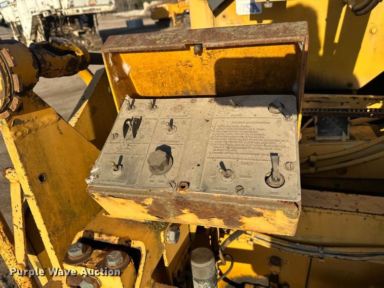 image for item DW4364 1998 Blaw Knox PF-3200 paver