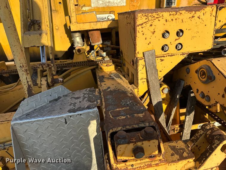 image for item DW4364 1998 Blaw Knox PF-3200 paver