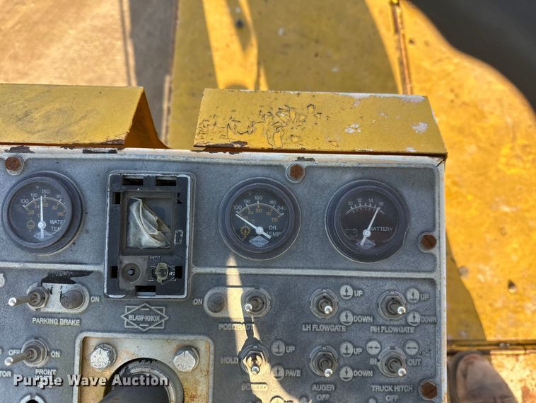 image for item DW4364 1998 Blaw Knox PF-3200 paver