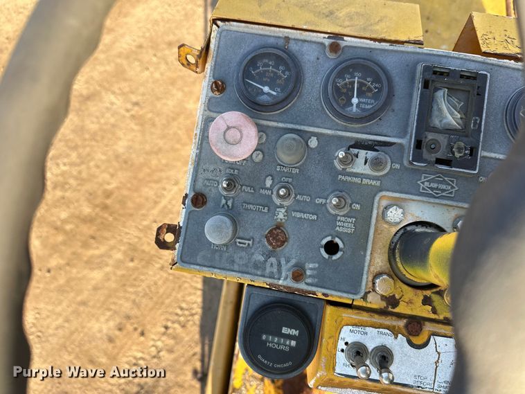 image for item DW4364 1998 Blaw Knox PF-3200 paver