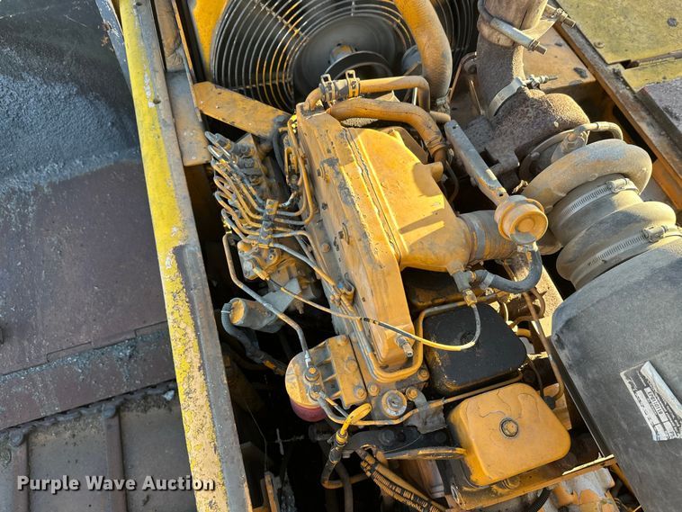 image for item DW4364 1998 Blaw Knox PF-3200 paver