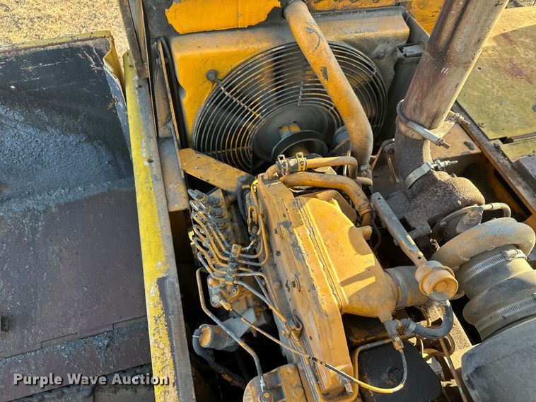 image for item DW4364 1998 Blaw Knox PF-3200 paver