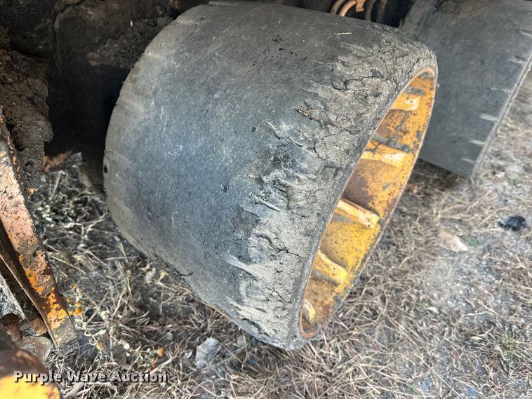 image for item DW4364 1998 Blaw Knox PF-3200 paver