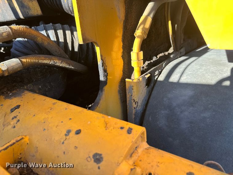 image for item DW4365 2001 Blaw Knox PF-4410 paver