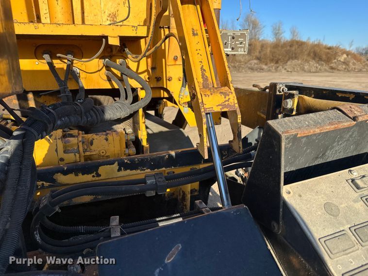 image for item DW4365 2001 Blaw Knox PF-4410 paver