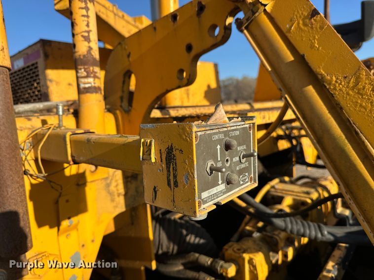 image for item DW4365 2001 Blaw Knox PF-4410 paver