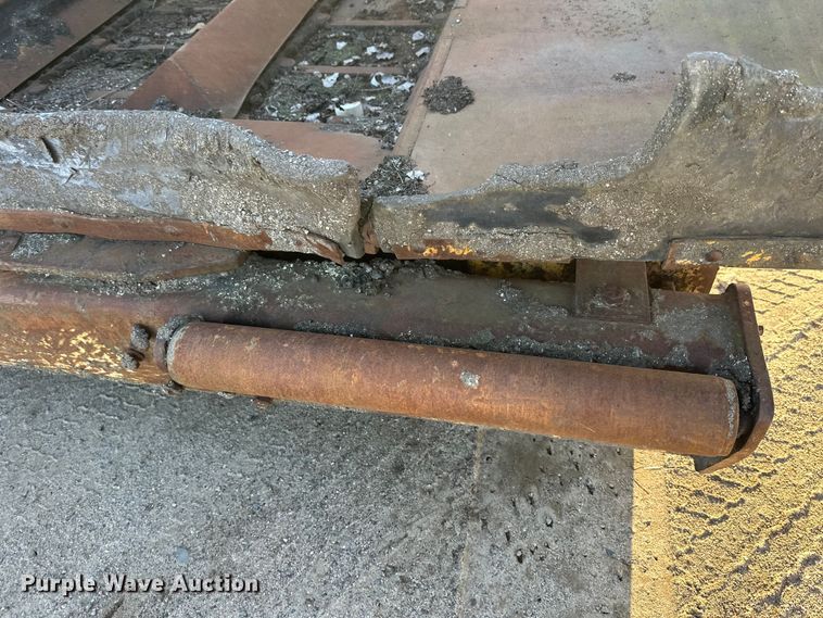 image for item DW4365 2001 Blaw Knox PF-4410 paver