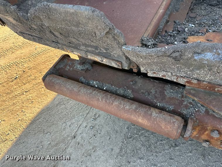 image for item DW4365 2001 Blaw Knox PF-4410 paver