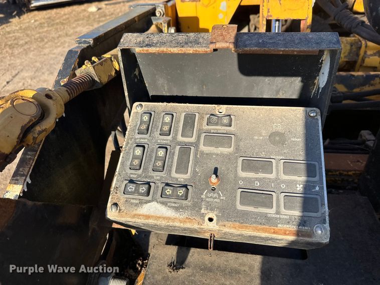 image for item DW4365 2001 Blaw Knox PF-4410 paver