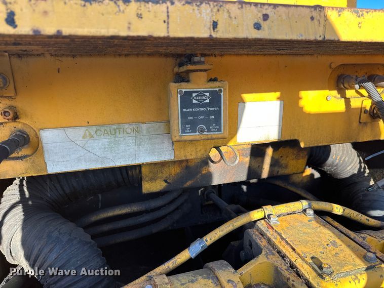 image for item DW4365 2001 Blaw Knox PF-4410 paver