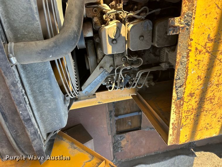 image for item DW4365 2001 Blaw Knox PF-4410 paver