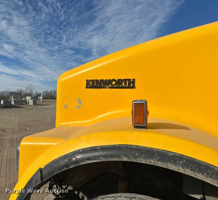 image for item DW4368 2004 Kenworth W900 ready mix truck