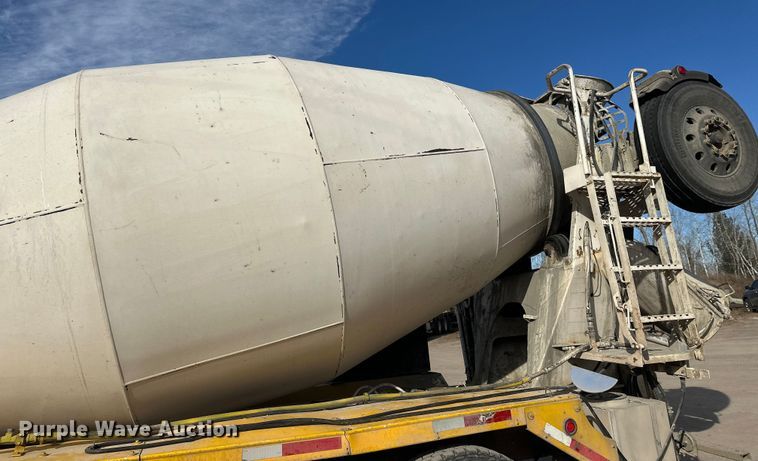 image for item DW4368 2004 Kenworth W900 ready mix truck