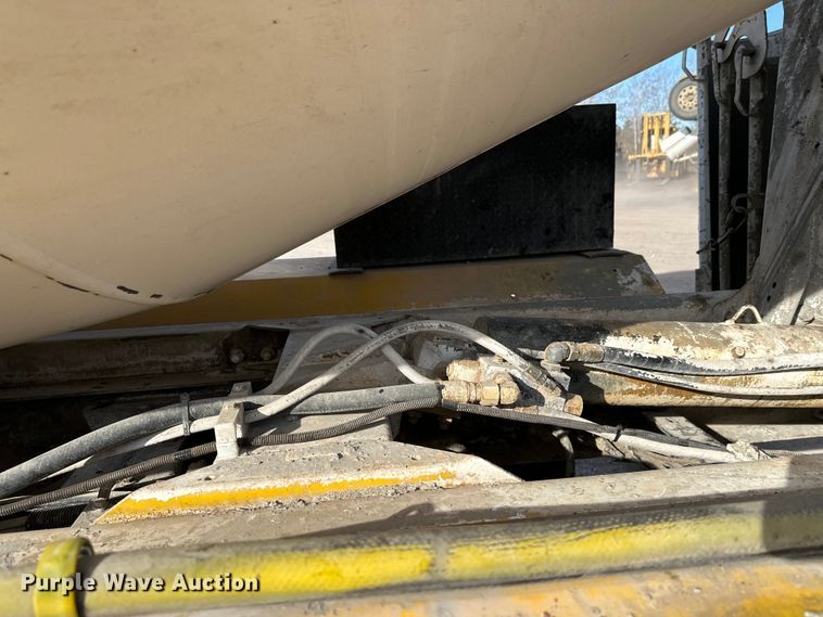 image for item DW4368 2004 Kenworth W900 ready mix truck