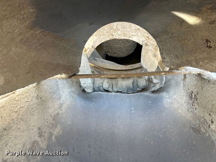 image for item DW4368 2004 Kenworth W900 ready mix truck