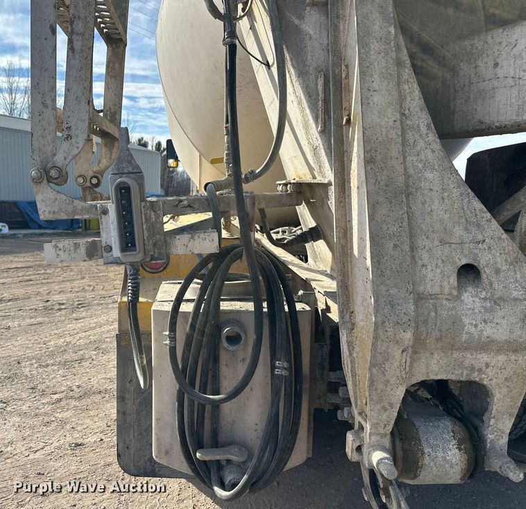 image for item DW4368 2004 Kenworth W900 ready mix truck