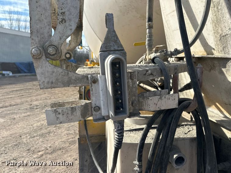 image for item DW4368 2004 Kenworth W900 ready mix truck