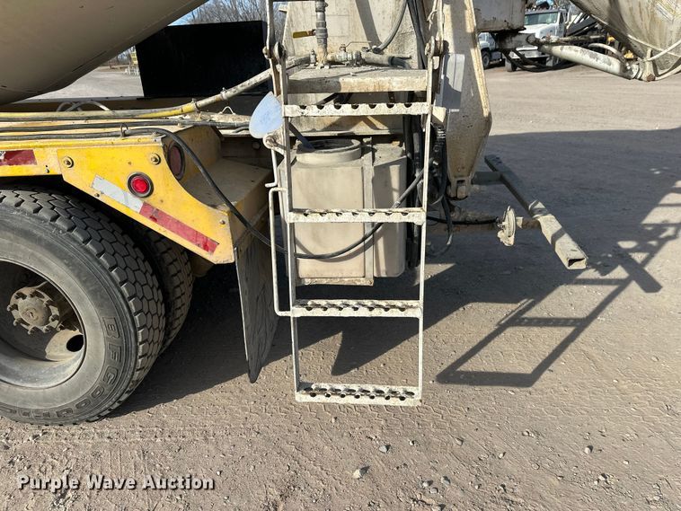 image for item DW4368 2004 Kenworth W900 ready mix truck