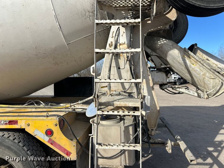 image for item DW4368 2004 Kenworth W900 ready mix truck