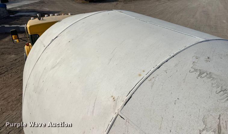 image for item DW4368 2004 Kenworth W900 ready mix truck