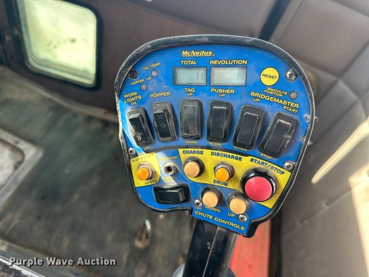 image for item DW4368 2004 Kenworth W900 ready mix truck