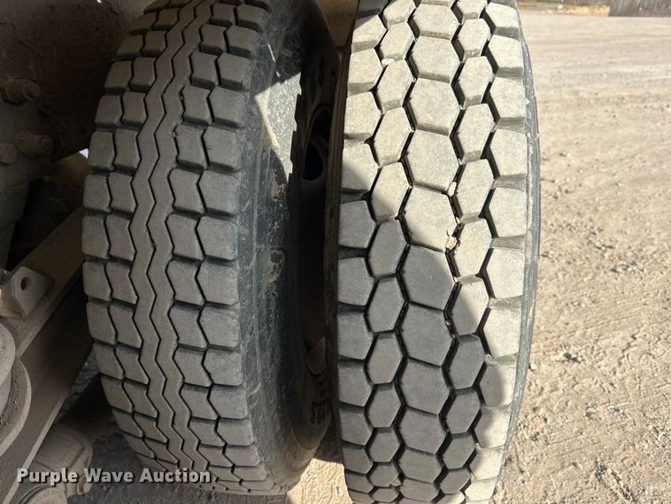 image for item DW4368 2004 Kenworth W900 ready mix truck