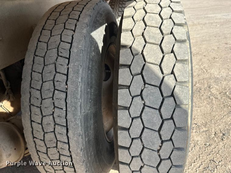 image for item DW4368 2004 Kenworth W900 ready mix truck