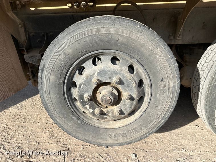 image for item DW4368 2004 Kenworth W900 ready mix truck