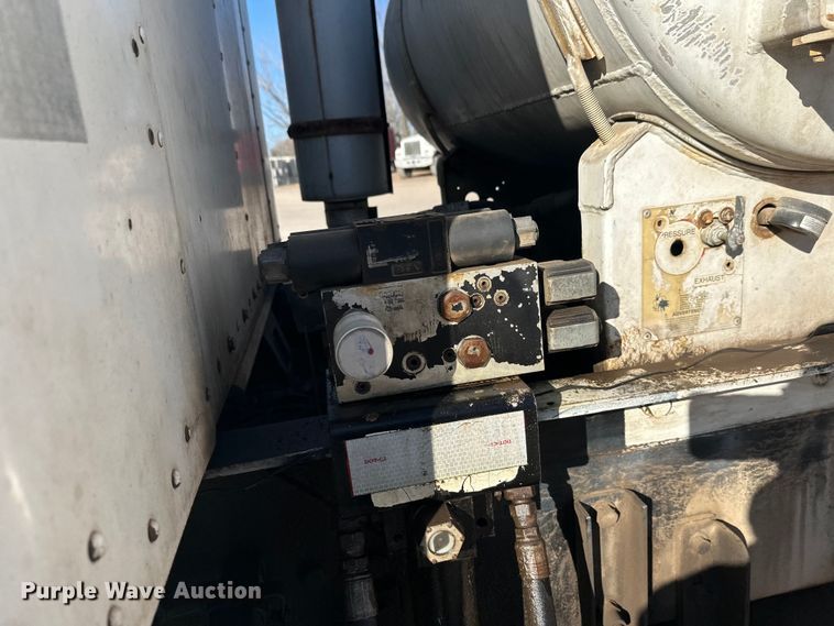 image for item DW4369 2005 Kenworth W900 ready mix truck