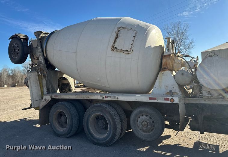 image for item DW4369 2005 Kenworth W900 ready mix truck