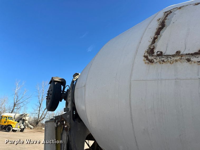 image for item DW4369 2005 Kenworth W900 ready mix truck