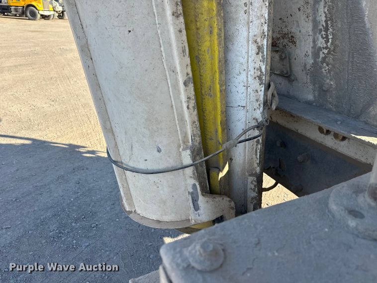 image for item DW4369 2005 Kenworth W900 ready mix truck