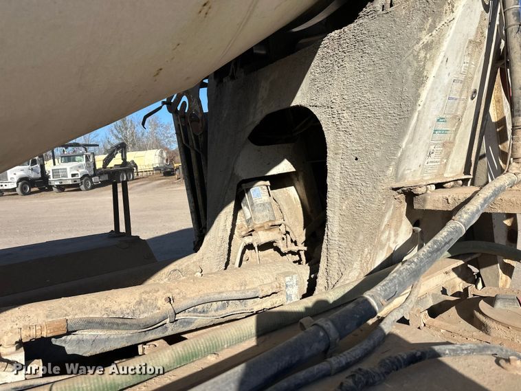 image for item DW4369 2005 Kenworth W900 ready mix truck