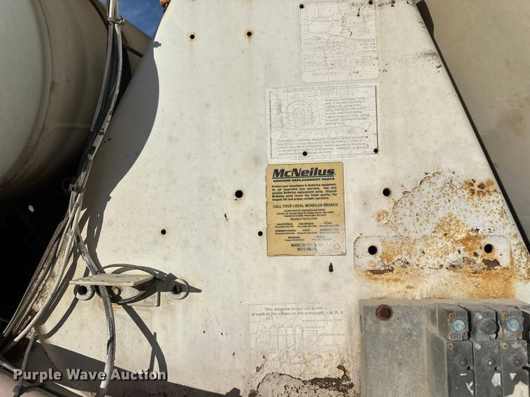 image for item DW4369 2005 Kenworth W900 ready mix truck