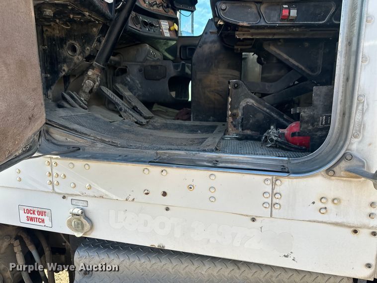 image for item DW4369 2005 Kenworth W900 ready mix truck