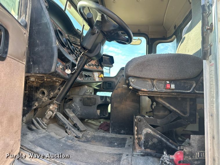 image for item DW4369 2005 Kenworth W900 ready mix truck