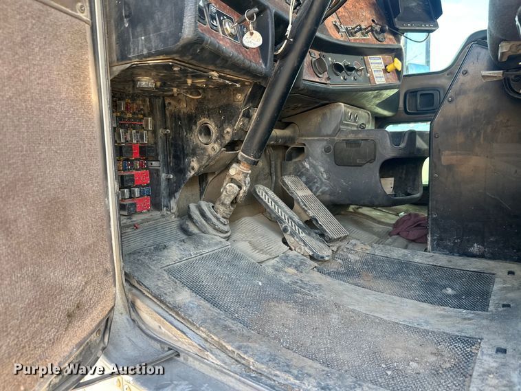 image for item DW4369 2005 Kenworth W900 ready mix truck