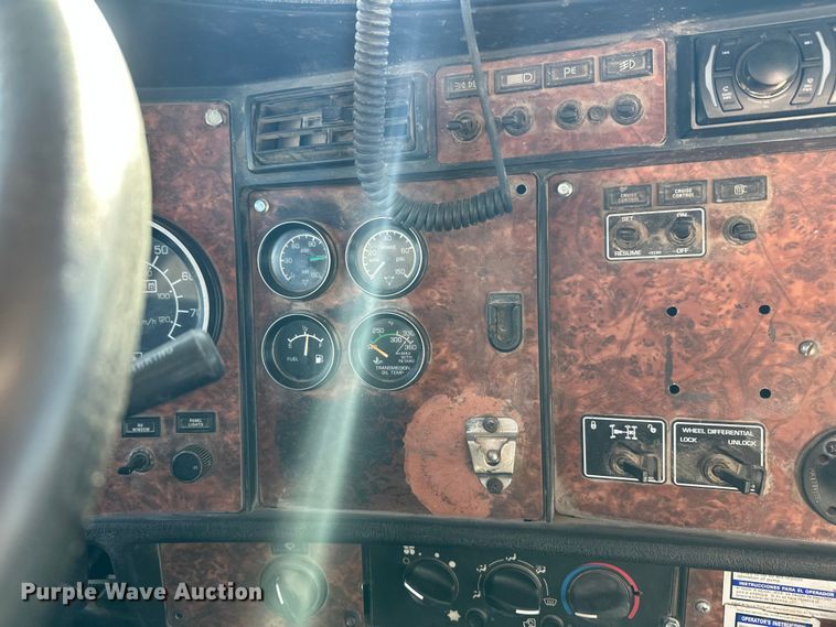 image for item DW4369 2005 Kenworth W900 ready mix truck