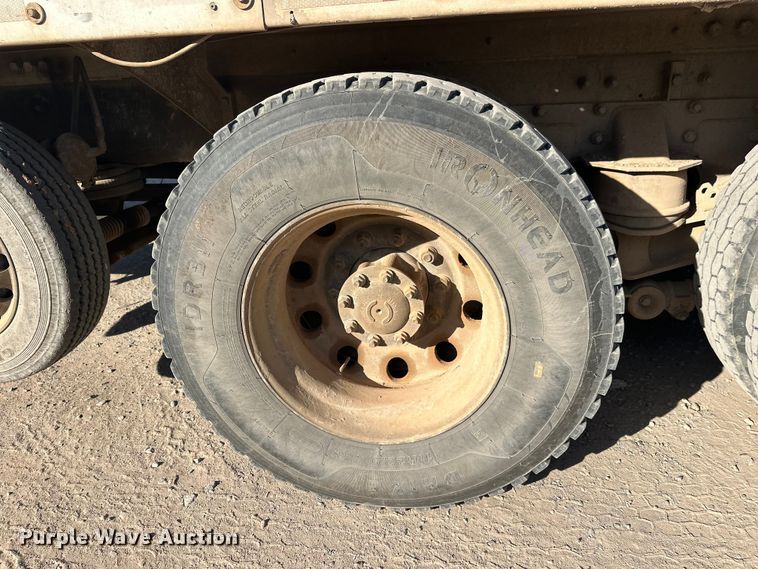 image for item DW4369 2005 Kenworth W900 ready mix truck