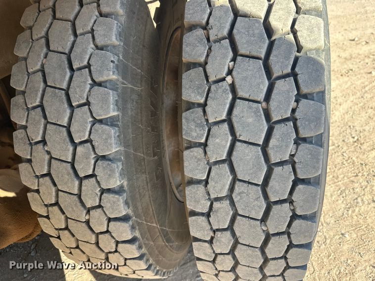 image for item DW4369 2005 Kenworth W900 ready mix truck